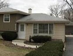 Pre-foreclosure in  Pershing Ave Downers Grove, IL 60516