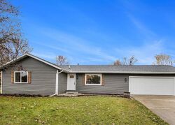 Pre-foreclosure in  Sunny Ln Goshen, IN 46526