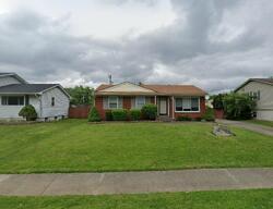 Pre-foreclosure in  Sportsman Dr Jeffersonville, IN 47130