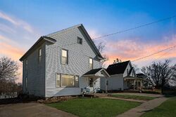 Pre-foreclosure in  N Ford St Anamosa, IA 52205