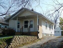 Pre-foreclosure in  M Ave Ne Cedar Rapids, IA 52402
