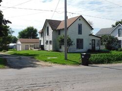  E 5th St, Vinton IA
