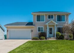 Pre-foreclosure in  Nw 92nd Ct Johnston, IA 50131