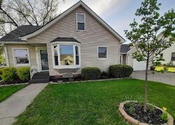 Pre-foreclosure in  East St Grinnell, IA 50112