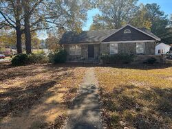 Pre-foreclosure in  Litchfield Rd Charlotte, NC 28211