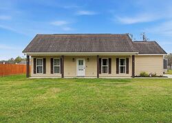 Pre-foreclosure in  Ridgelake Rd Ponchatoula, LA 70454