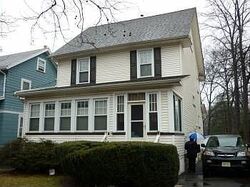 Pre-foreclosure in  E 6th Ave Roselle, NJ 07203