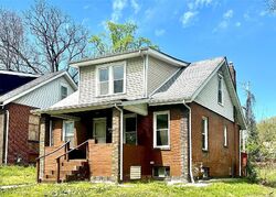 Pre-foreclosure in  Julian Ave Saint Louis, MO 63133