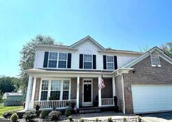 Pre-foreclosure in  Kentsdale Dr Waldorf, MD 20603