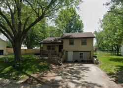 Pre-foreclosure in  Drake Dr Kirksville, MO 63501