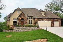Pre-foreclosure in  Weatherstone Dr Reeds Spring, MO 65737