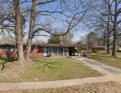 Pre-foreclosure in  Saint Olaf Dr Saint Louis, MO 63134