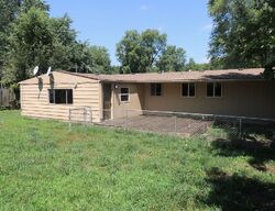 Pre-foreclosure in  E 5th Ter N Independence, MO 64056