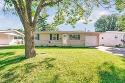 Pre-foreclosure in  Riderwood Dr Hazelwood, MO 63042