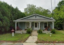 Pre-foreclosure in  4th St Hamlet, NC 28345