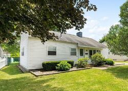 Pre-foreclosure in  Hara Cres New Hartford, NY 13413