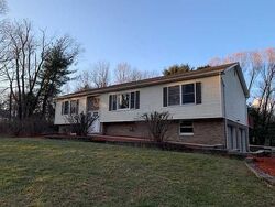 Pre-foreclosure in  Diddell Rd Poughkeepsie, NY 12603