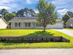 Pre-foreclosure in  ZACHARY LN Hubert, NC 28539