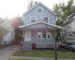 Pre-foreclosure in  NEW YORK AVE Cleveland, OH 44105