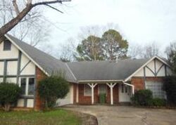 Pre-foreclosure in  RED BARN RD Montgomery, AL 36116