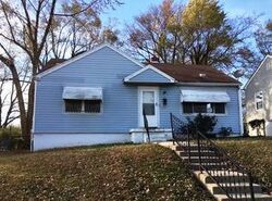 Pre-foreclosure in  CLEVELAND AVE Kansas City, MO 64130