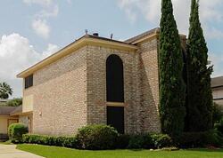 Pre-foreclosure in  HICKORY LAWN DR Houston, TX 77077