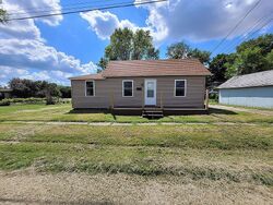 Pre-foreclosure in  S WALNUT ST New London, IA 52645