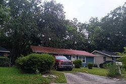 Pre-foreclosure in  WESLEY ST Savannah, GA 31406