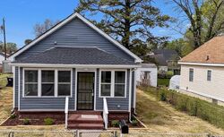 Pre-foreclosure in  RICHMOND ST Hopewell, VA 23860