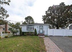  Cedar Rd, Amityville NY