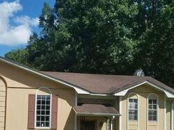 Pre-foreclosure in  FARMINGTON RD Birmingham, AL 35235