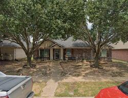 Pre-foreclosure in  RED WOLF LN Red Oak, TX 75154