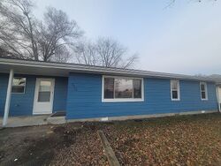 Pre-foreclosure in  S HOYT AVE Muncie, IN 47302