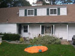 Pre-foreclosure in  GAYMOR LN Farmingville, NY 11738