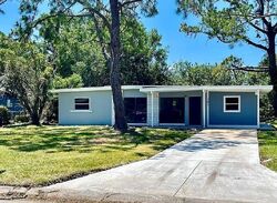 Pre-foreclosure in  HOPE CIR Orlando, FL 32811
