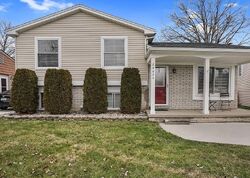 Pre-foreclosure in  MANILA ST Clinton Township, MI 48035
