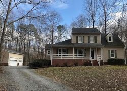 Pre-foreclosure in  Walnut Ln King William, VA 23086