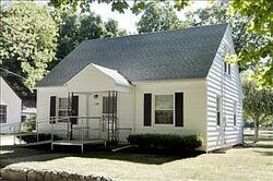 Pre-foreclosure in  Warren Pl Kalamazoo, MI 49006