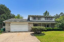 Pre-foreclosure in  1st St Manhattan, IL 60442