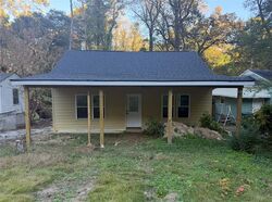 Pre-foreclosure in  Edwin Pl Nw Atlanta, GA 30318