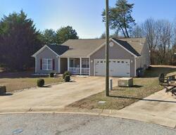 Pre-foreclosure in  Honor Rd Duncan, SC 29334