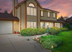 Pre-foreclosure in  Sherwood Dr Menomonee Falls, WI 53051