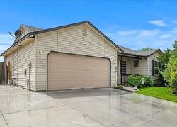 Pre-foreclosure in  E Trail Creek Dr Nampa, ID 83686