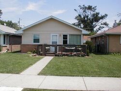 Pre-foreclosure in  Lockwood Ave Burbank, IL 60459