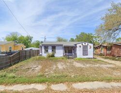 Pre-foreclosure in  Daytona Dr Corpus Christi, TX 78415