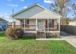 Pre-foreclosure in  Elvin Dr Baton Rouge, LA 70810