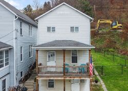 Pre-foreclosure in  Fronheiser St Johnstown, PA 15902