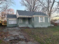 Pre-foreclosure in  Cindy Ln Memphis, TN 38127