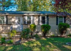  Lakeview Dr, Colonial Beach VA