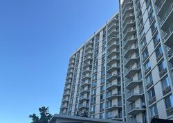 Pre-foreclosure in  N TOWER RD Oak Brook, IL 60523